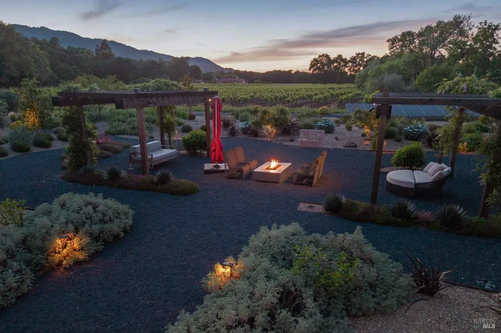 942 Country Club Lane Sonoma, CA 95476