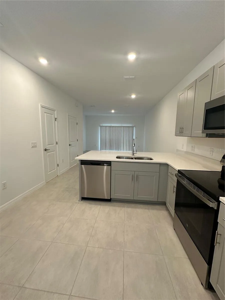 3137 SKYLINE LOOP Kissimmee, FL 34758