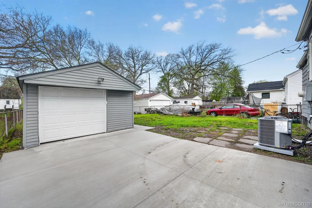 5156 Winifred Street Wayne City, MI 48184