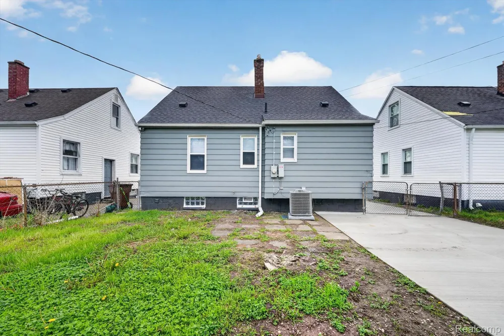 5156 Winifred Street Wayne City, MI 48184