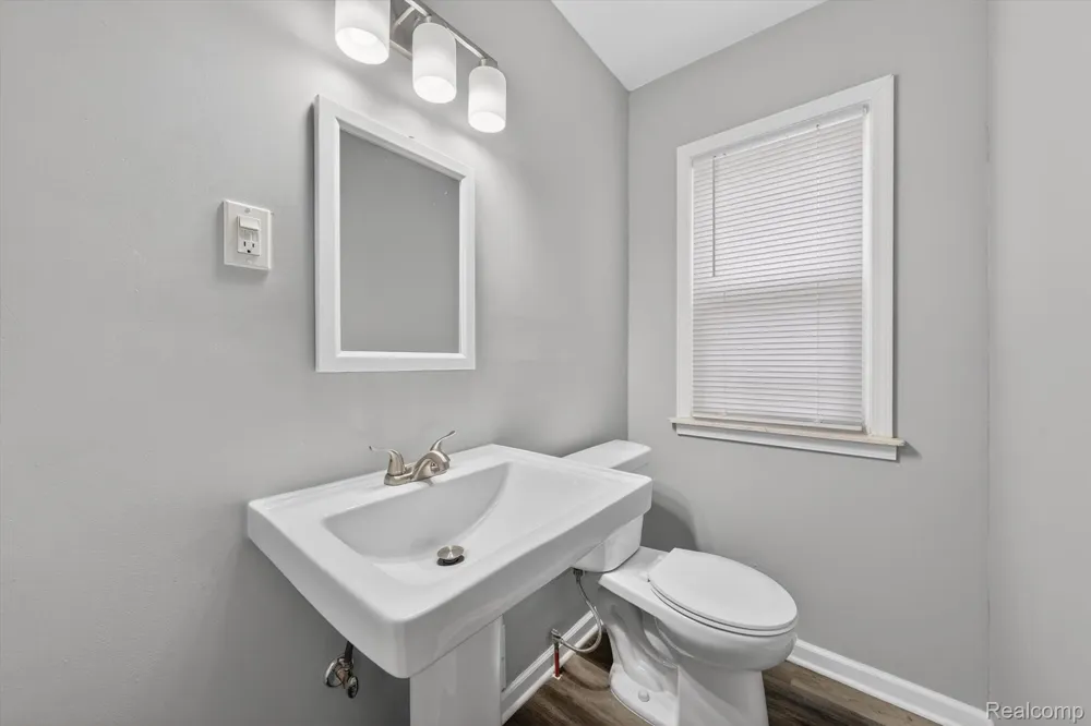 5156 Winifred Street Wayne City, MI 48184