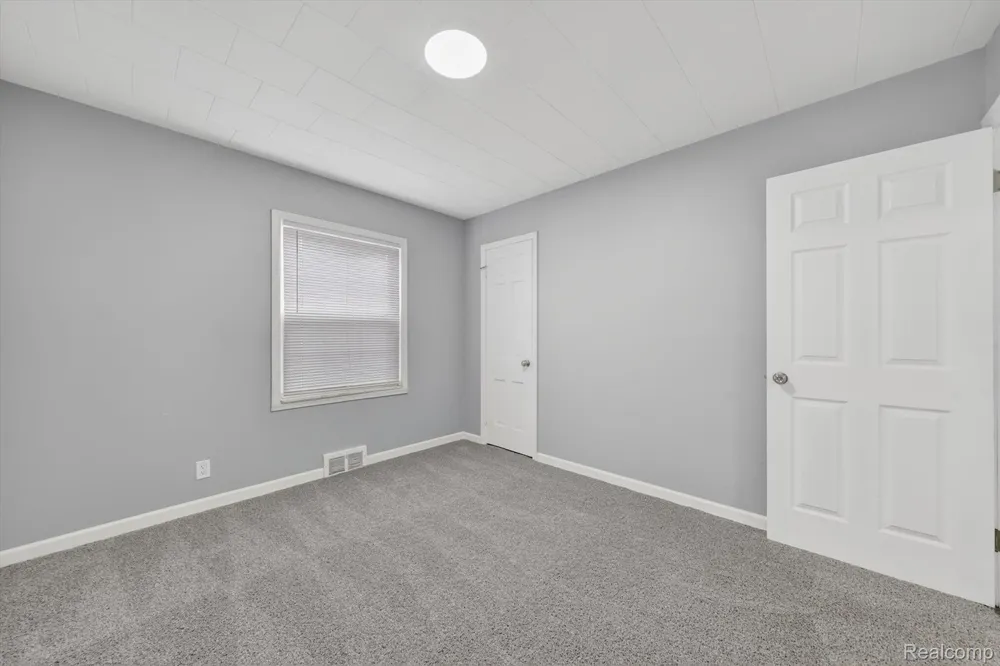 5156 Winifred Street Wayne City, MI 48184