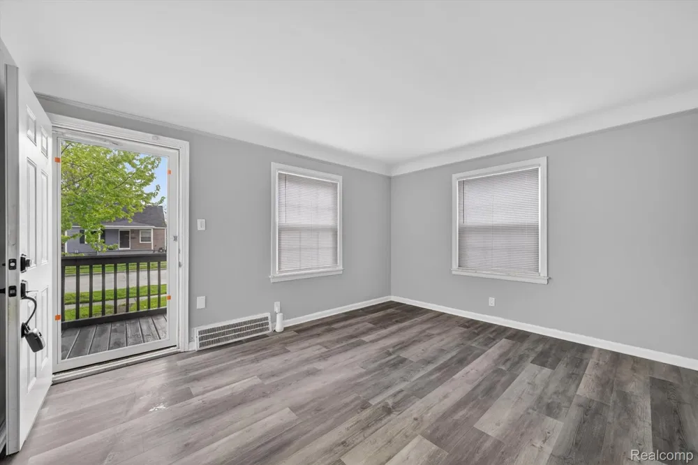 5156 Winifred Street Wayne City, MI 48184