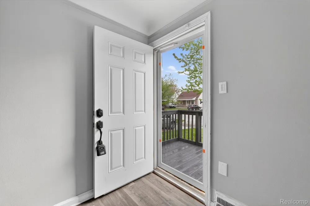 5156 Winifred Street Wayne City, MI 48184