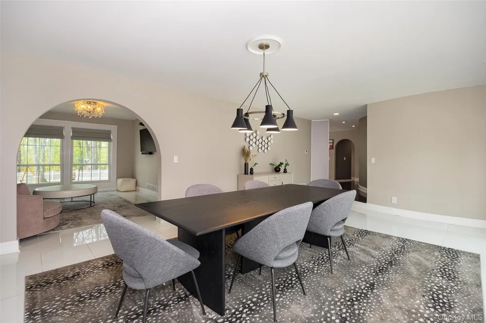 10 Quail Ridge Road Hyde Park, NY 12538