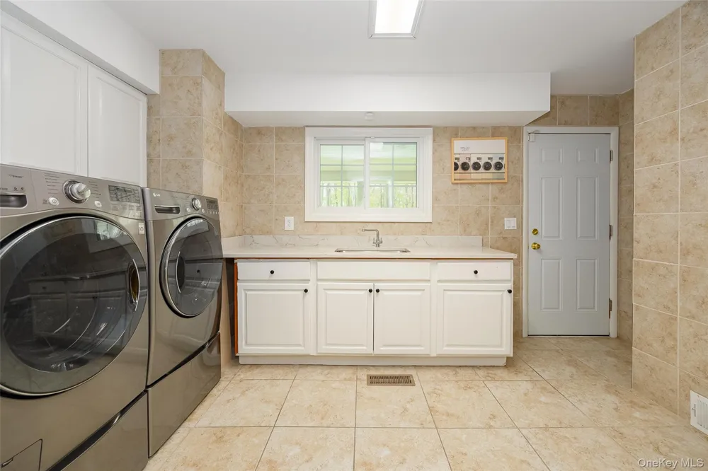 10 Quail Ridge Road Hyde Park, NY 12538