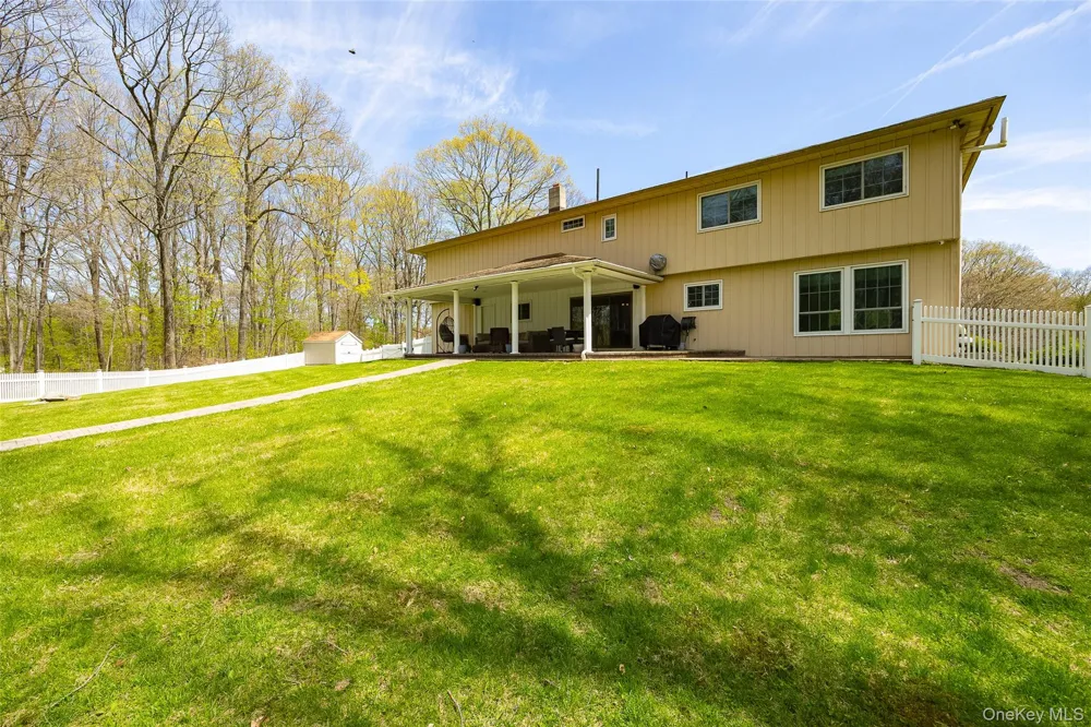 10 Quail Ridge Road Hyde Park, NY 12538