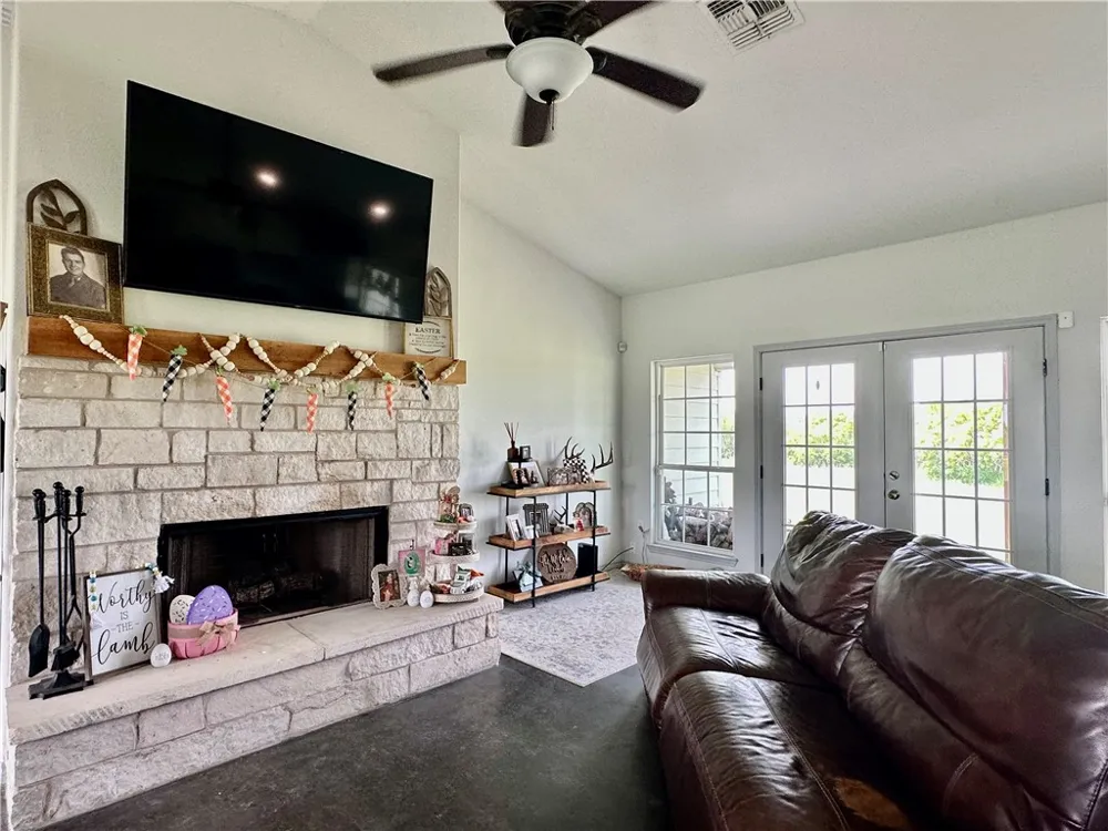 14244 County Road 1144 Sinton, TX 78387
