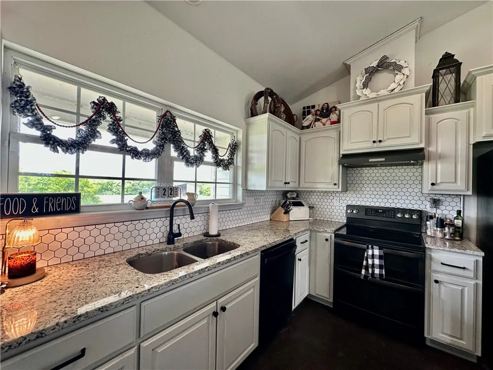 14244 County Road 1144 Sinton, TX 78387