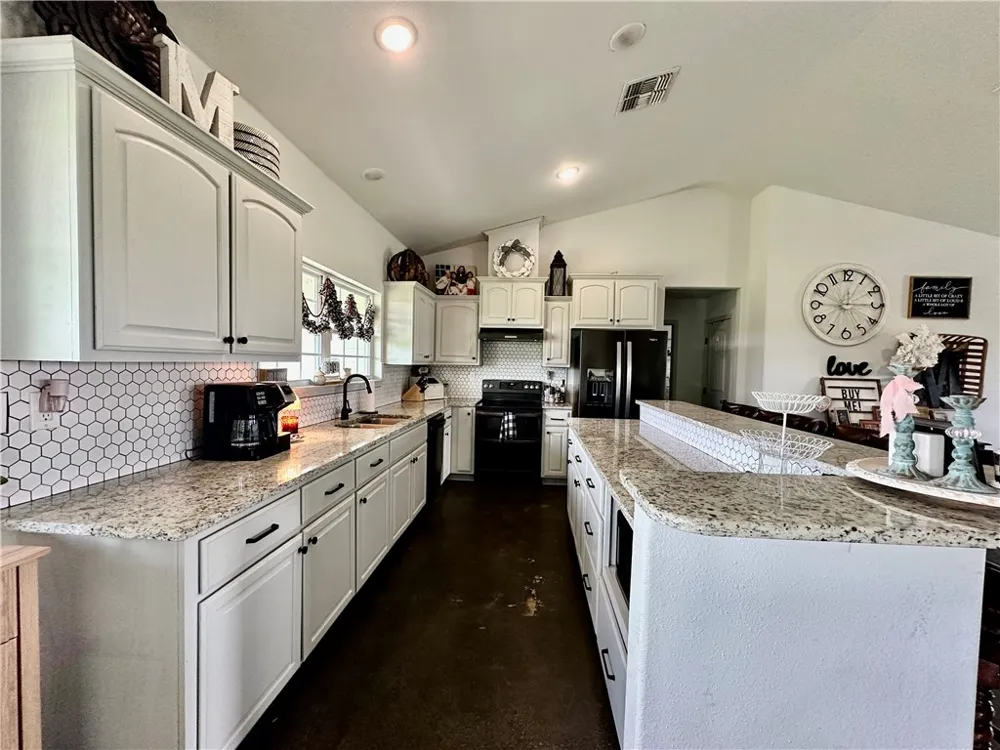 14244 County Road 1144 Sinton, TX 78387