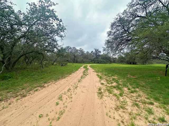586 Jenschke Poteet, TX 78065