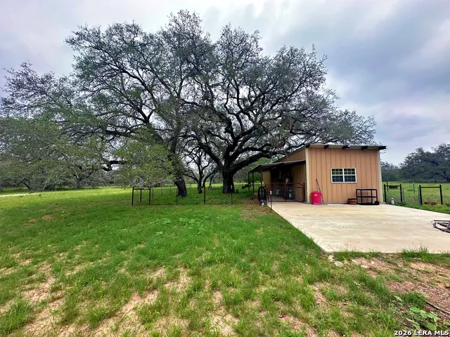 586 Jenschke Poteet, TX 78065