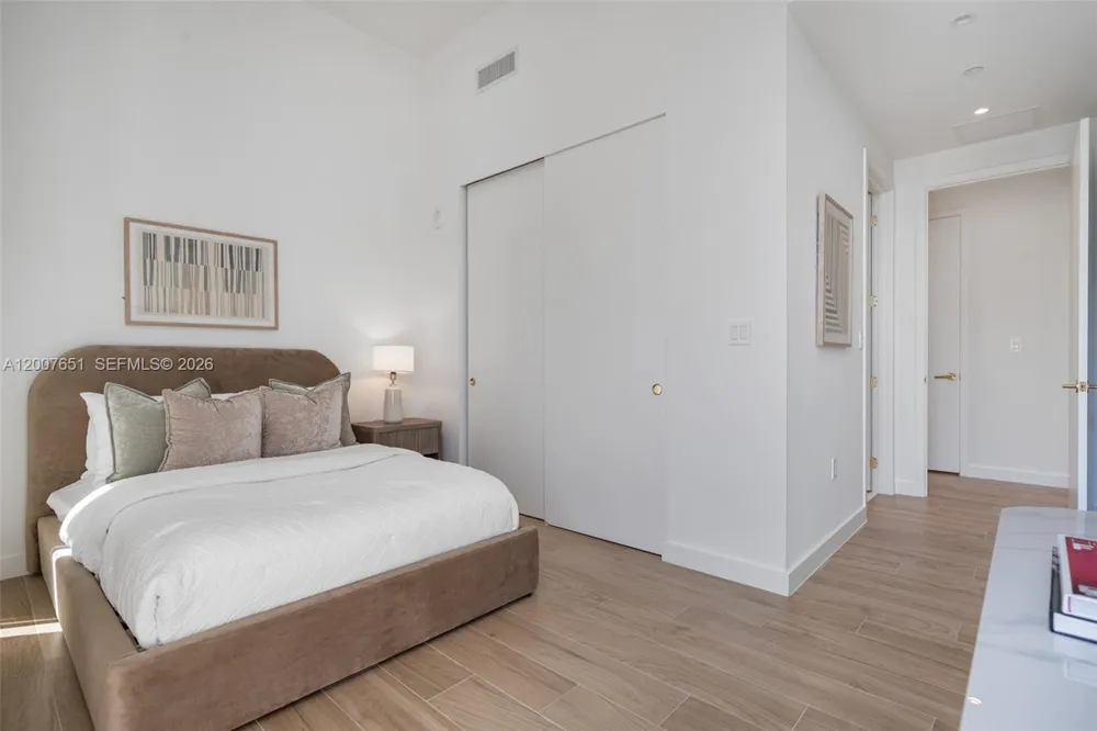 2655 S Bayshore Dr #1911 Coconut Grove, FL 33133