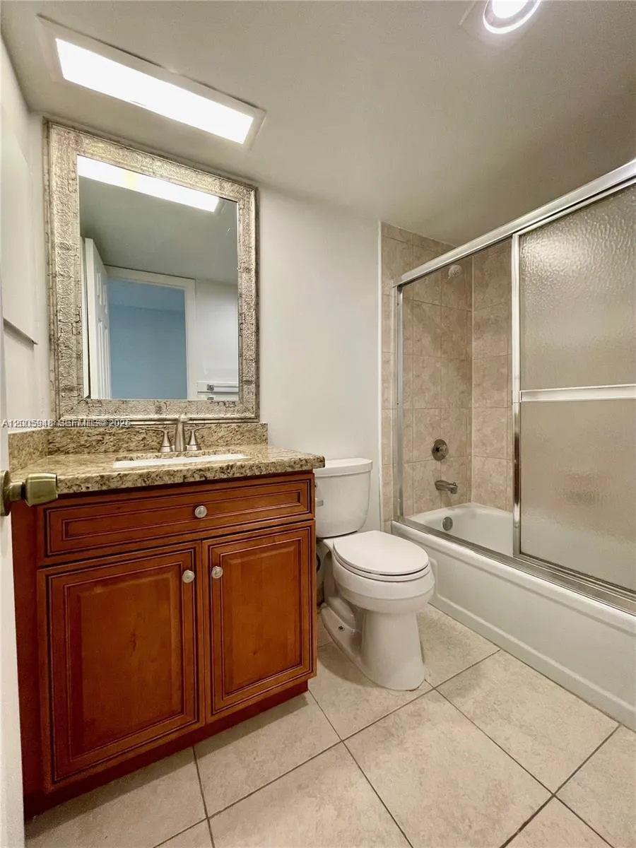 2320 S Cypress Bend Dr #204 Pompano Beach, FL 33069