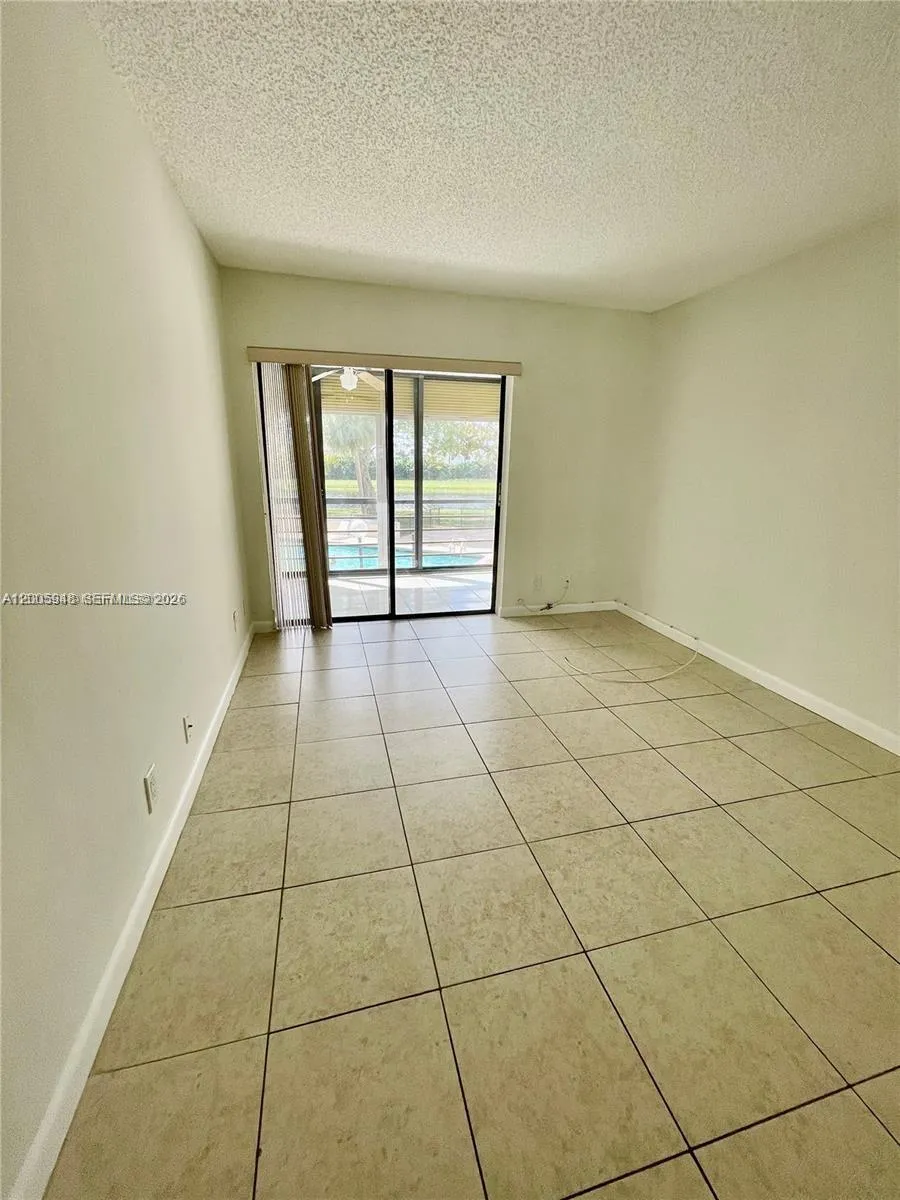 2320 S Cypress Bend Dr #204 Pompano Beach, FL 33069