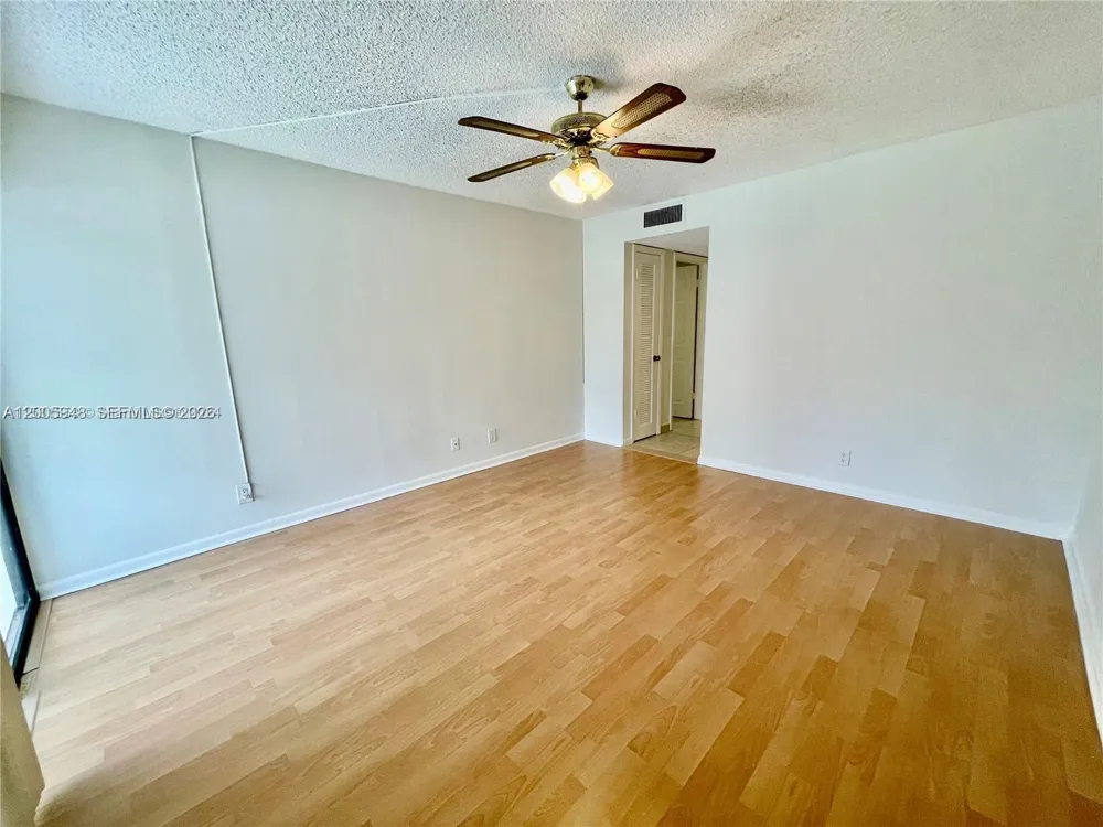2320 S Cypress Bend Dr #204 Pompano Beach, FL 33069