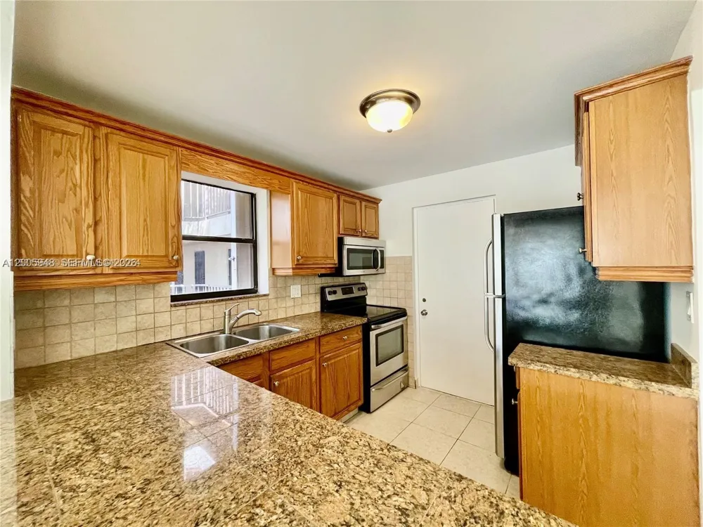 2320 S Cypress Bend Dr #204 Pompano Beach, FL 33069