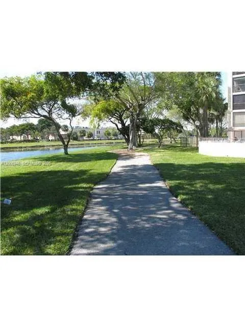 2320 S Cypress Bend Dr #204 Pompano Beach, FL 33069