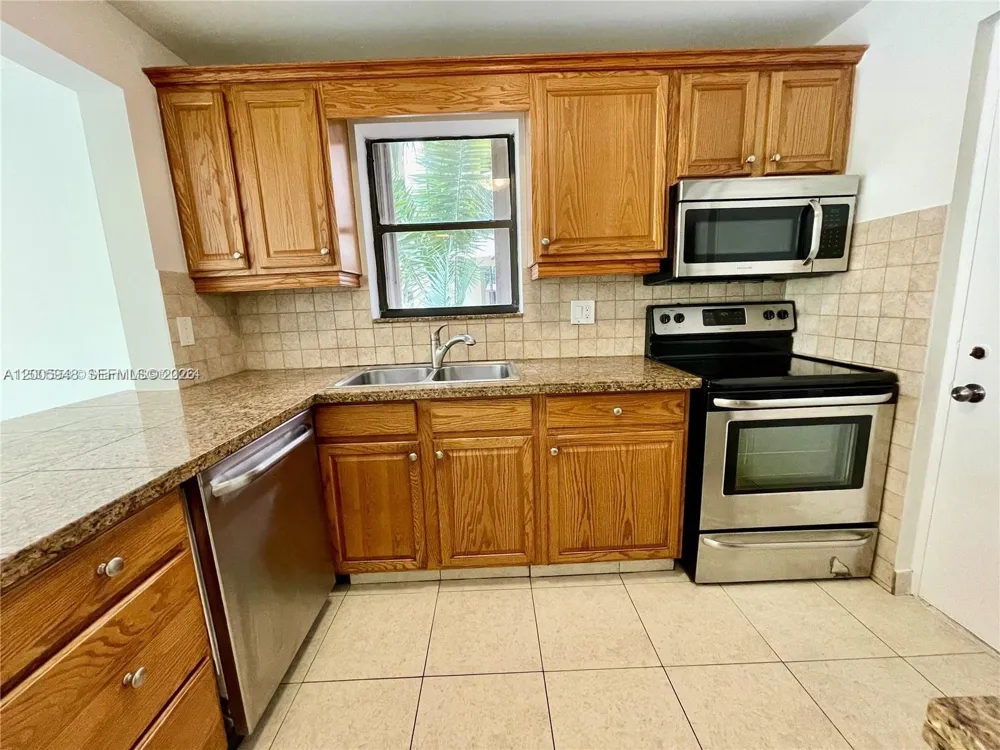 2320 S Cypress Bend Dr #204 Pompano Beach, FL 33069