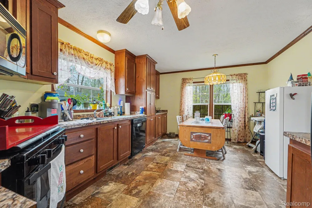 1031 Falstaff Circle Salem Township, MI 48167