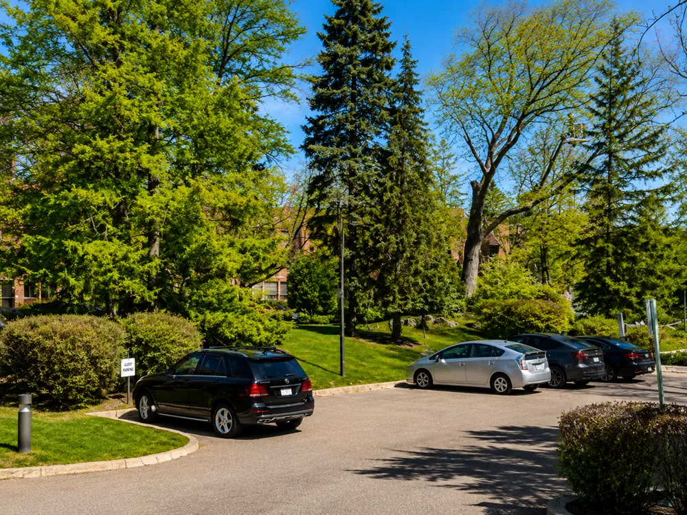 6051 Laurel Avenue #207 Golden Valley, MN 55416