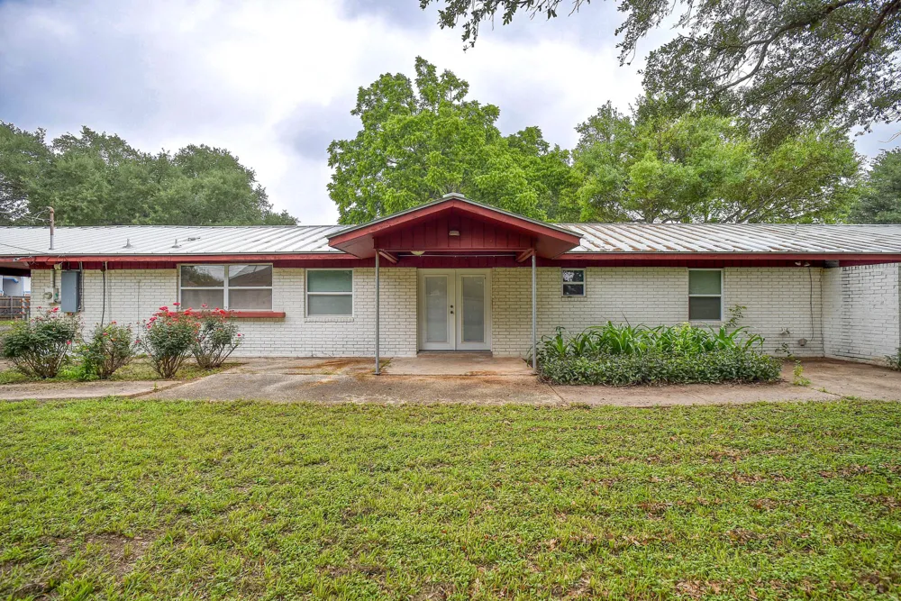 204 Maynard Street Bastrop, TX 78602