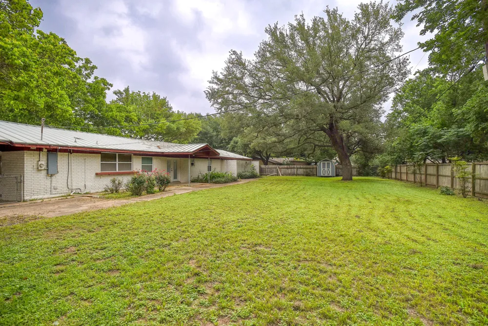 204 Maynard Street Bastrop, TX 78602