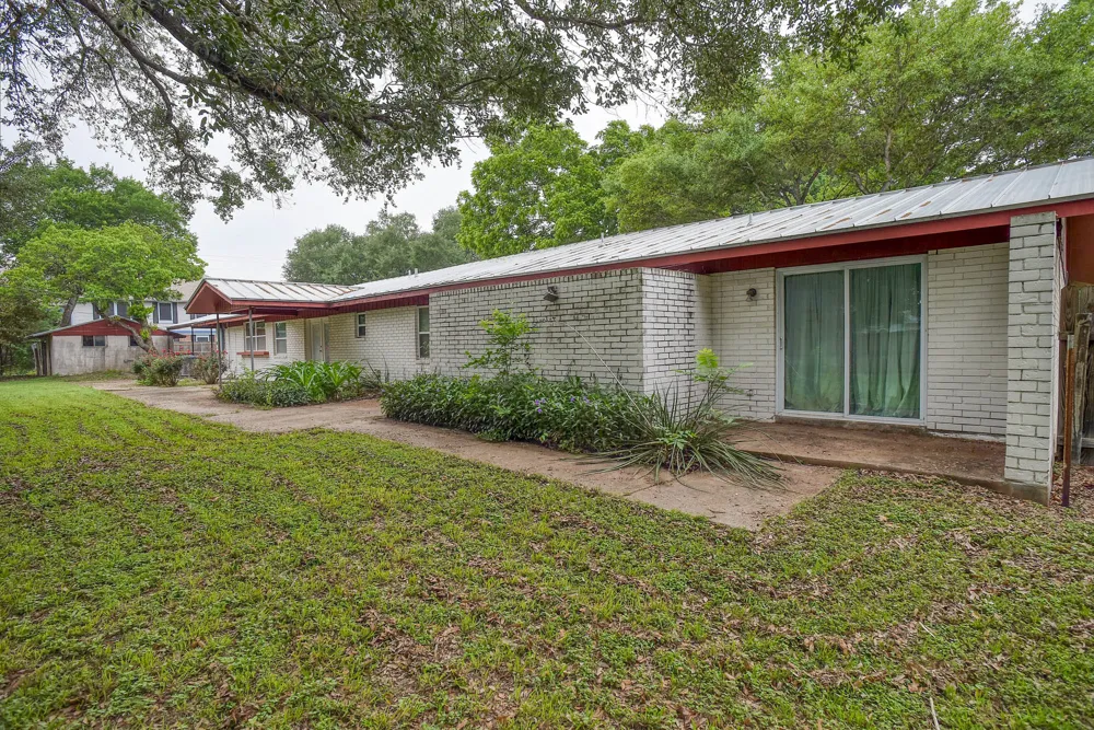 204 Maynard Street Bastrop, TX 78602