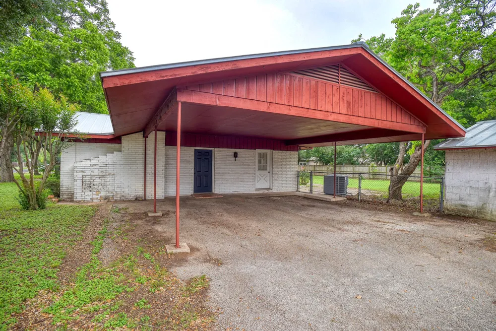 204 Maynard Street Bastrop, TX 78602