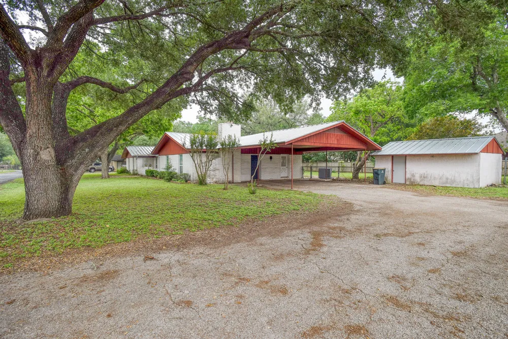 204 Maynard Street Bastrop, TX 78602