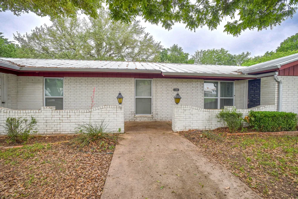 204 Maynard Street Bastrop, TX 78602