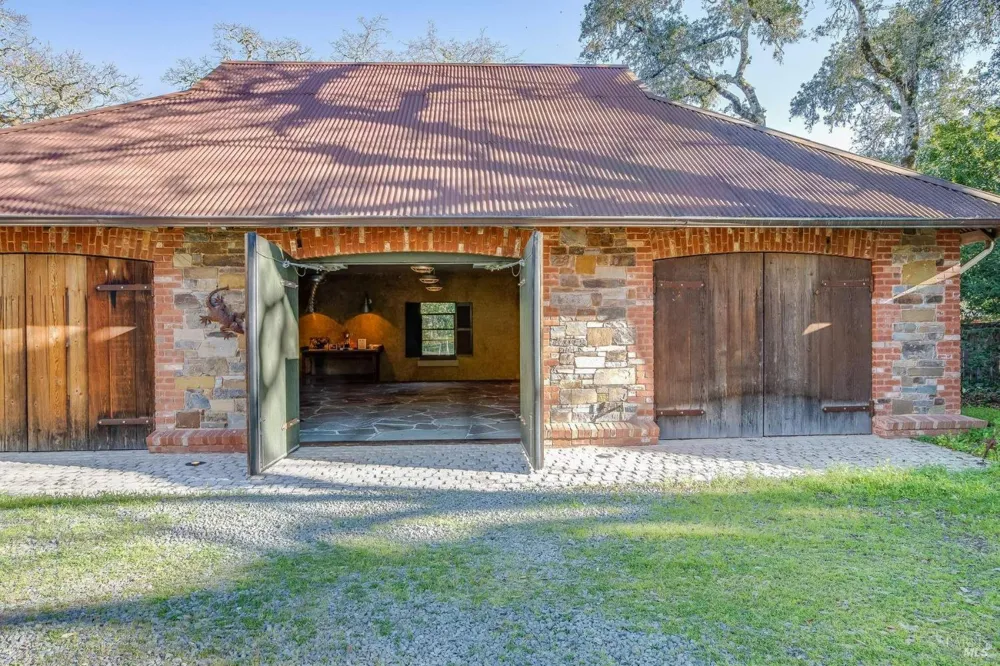 3820 Warm Springs Road Glen Ellen, CA 95442