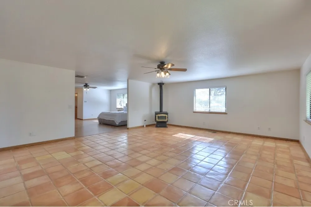 11714 Livingston Cressey Livingston, CA 95334