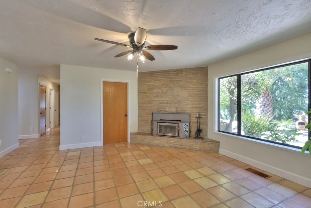 11714 Livingston Cressey Livingston, CA 95334