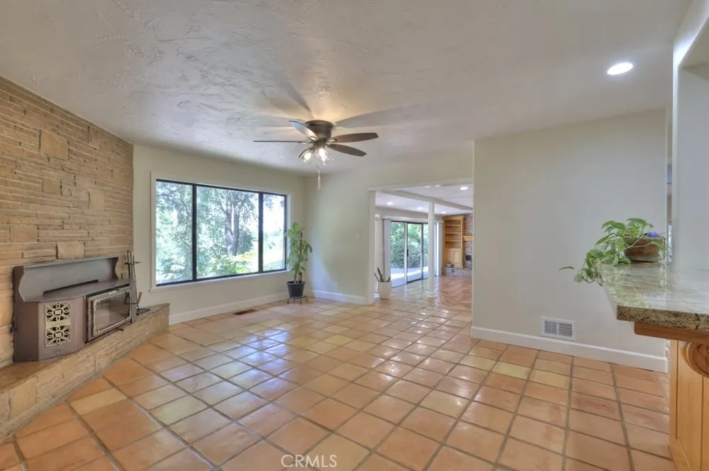 11714 Livingston Cressey Livingston, CA 95334