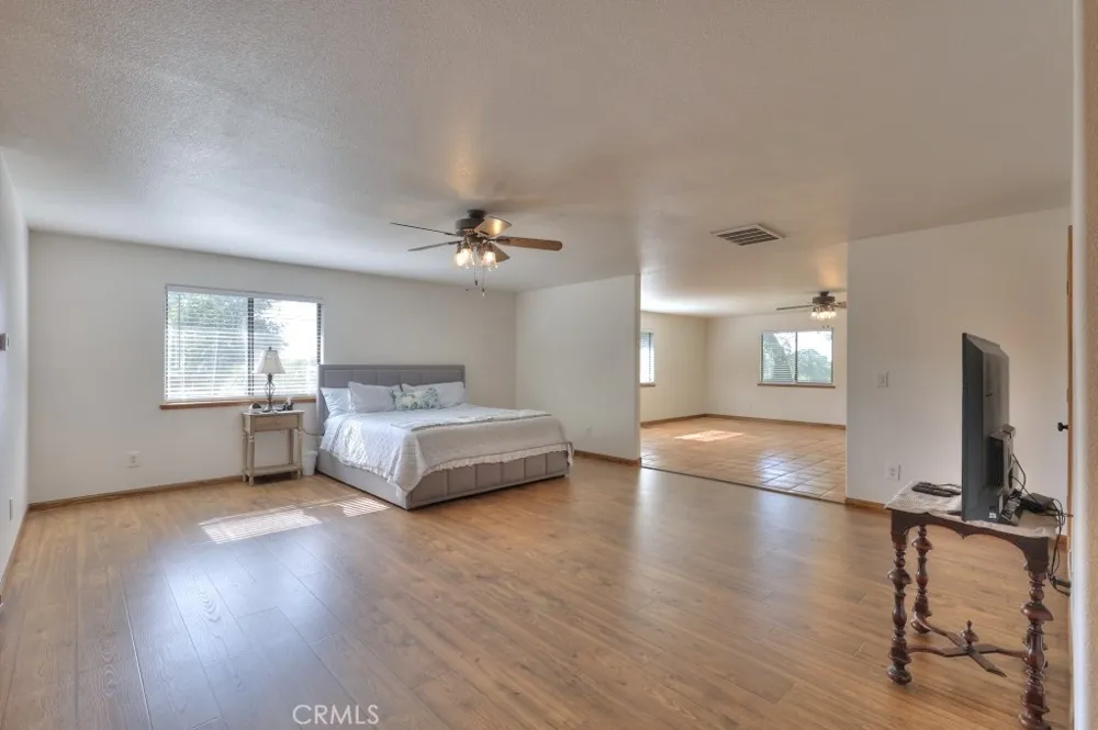 11714 Livingston Cressey Livingston, CA 95334
