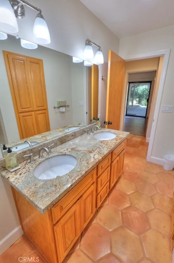 11714 Livingston Cressey Livingston, CA 95334