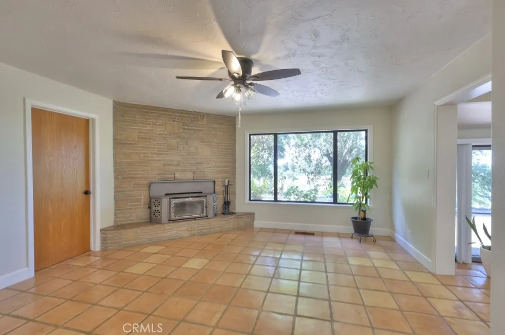11714 Livingston Cressey Livingston, CA 95334