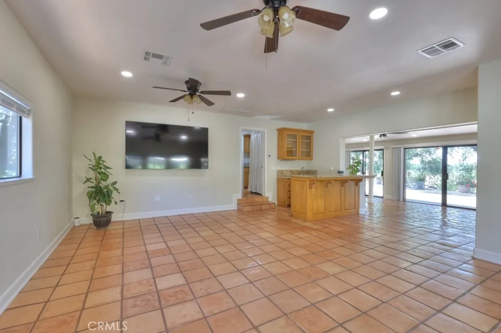 11714 Livingston Cressey Livingston, CA 95334