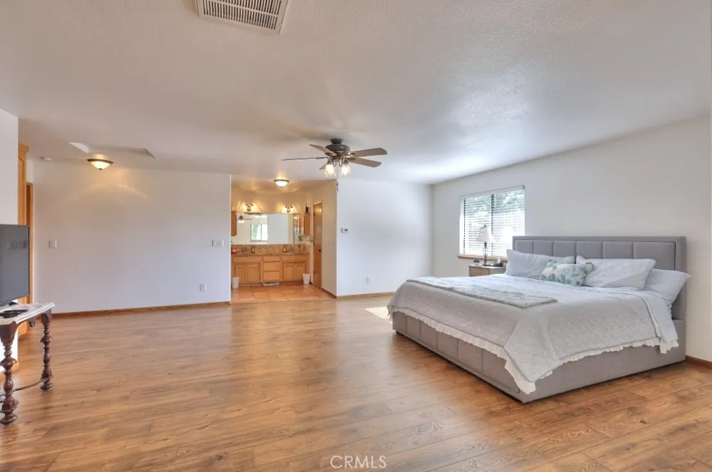11714 Livingston Cressey Livingston, CA 95334