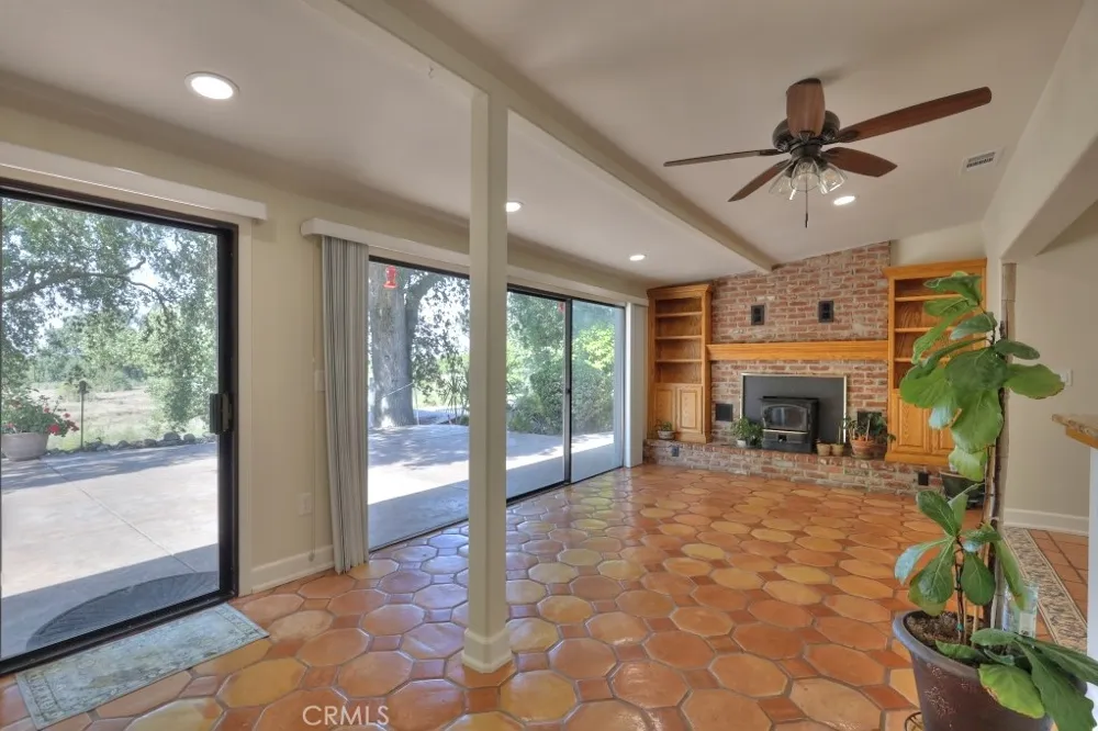 11714 Livingston Cressey Livingston, CA 95334