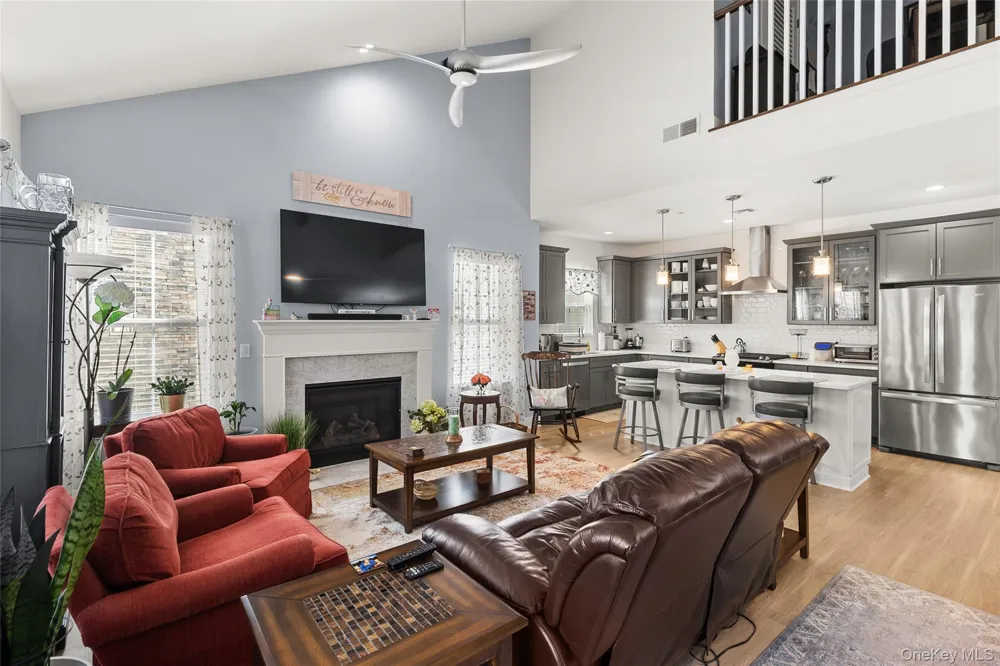 32 Michael Lane East Islip, NY 11730