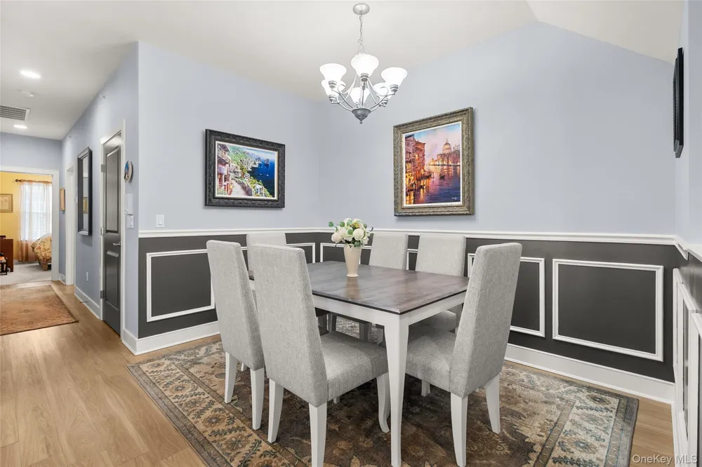32 Michael Lane East Islip, NY 11730