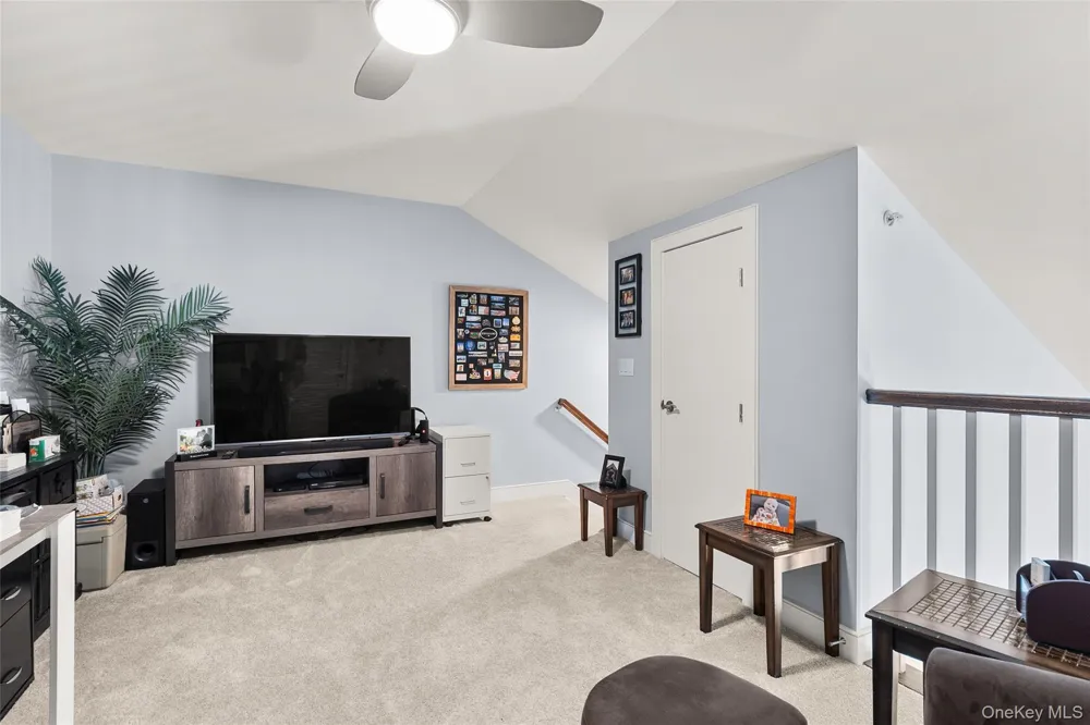 32 Michael Lane East Islip, NY 11730