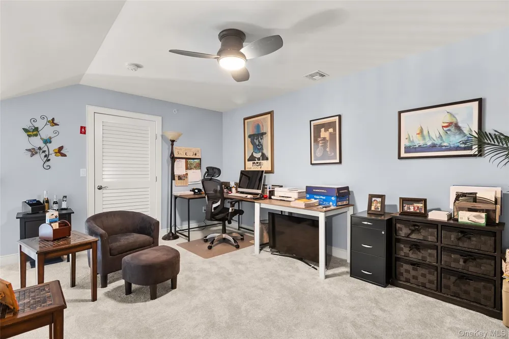 32 Michael Lane East Islip, NY 11730