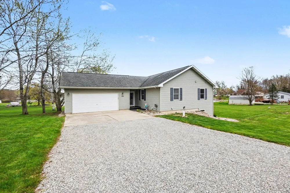 3520 W Lake Drive Orient Township, MI 49679