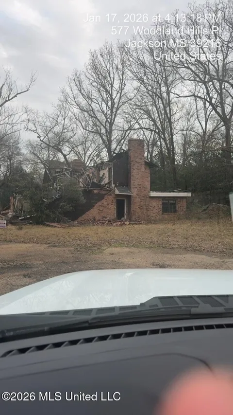 591 Woodland Hills Place