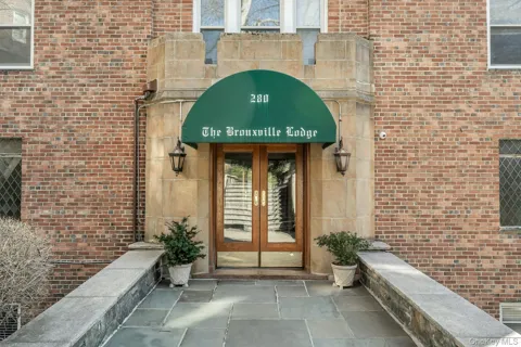 280 Bronxville Road #5X
