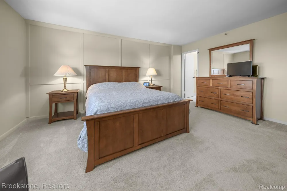 5000 Town Center Drive #Ste # 2301 Southfield City, MI 48075
