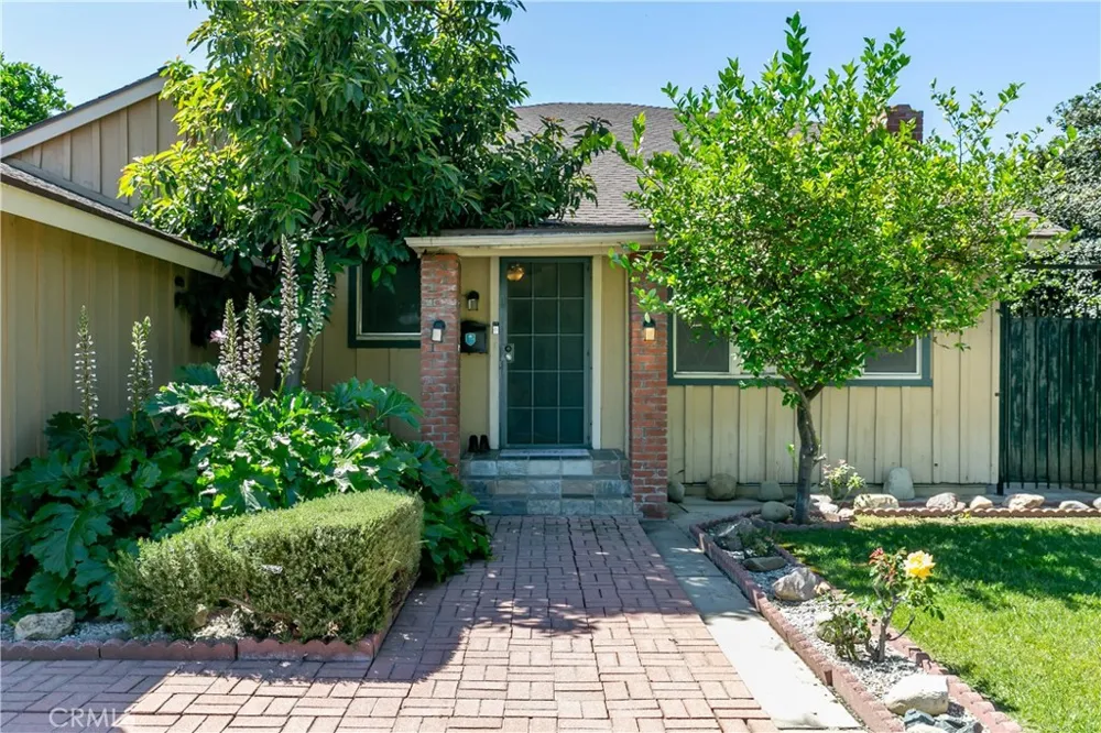 20748 Vose Winnetka, CA 91306